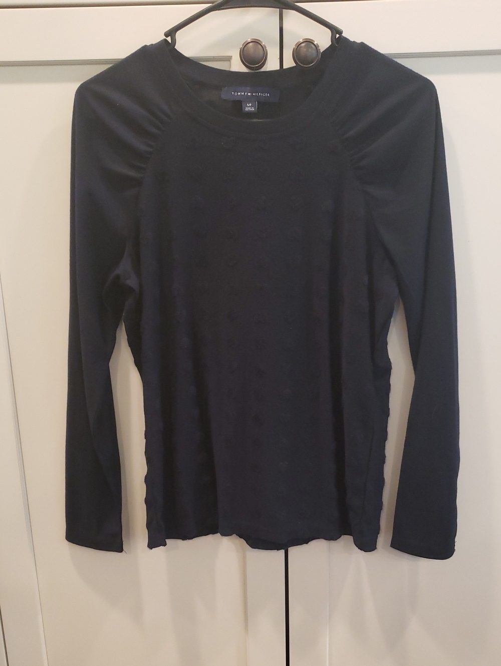 Tommy Hilfiger Navy Long-Sleeve Crewneck Knit Top with Subtle Texture